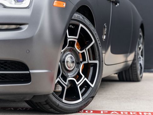 Used 2018 Rolls-Royce Wraith RWD image 19