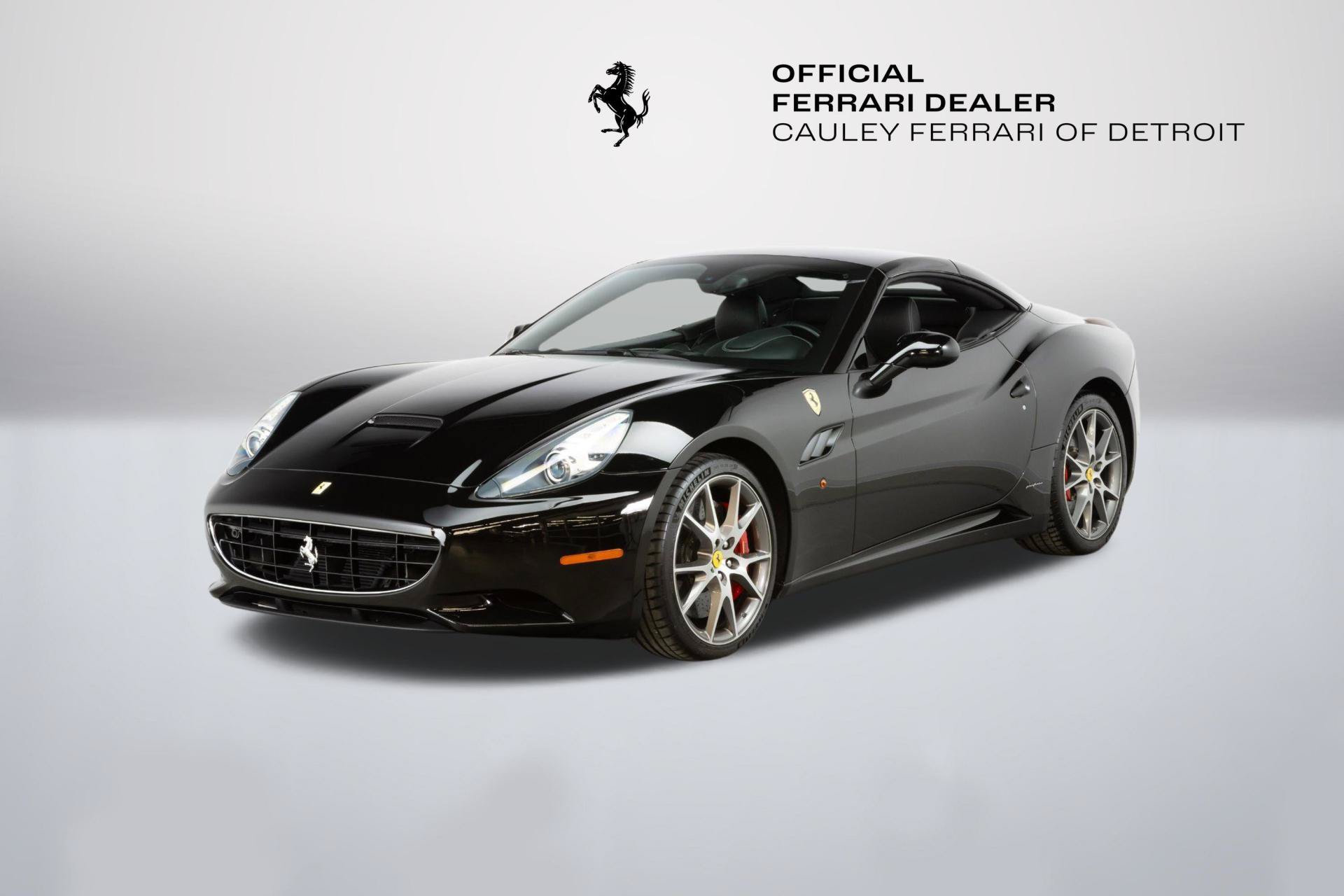 Used 2010 Ferrari California RWD image 12