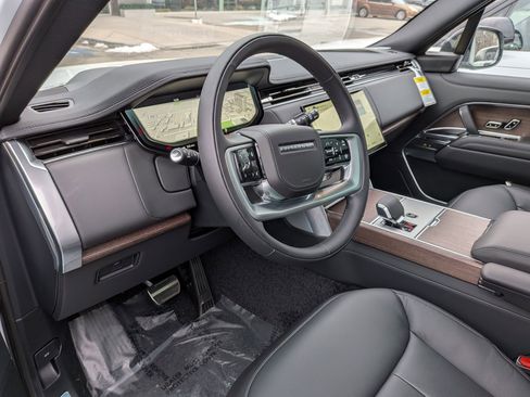 New 2025 Land Rover Range Rover SE AWD/4WD image 11