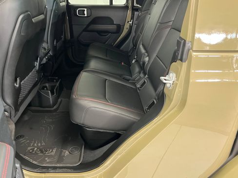 New 2025 Jeep Gladiator Rubicon AWD/4WD image 21