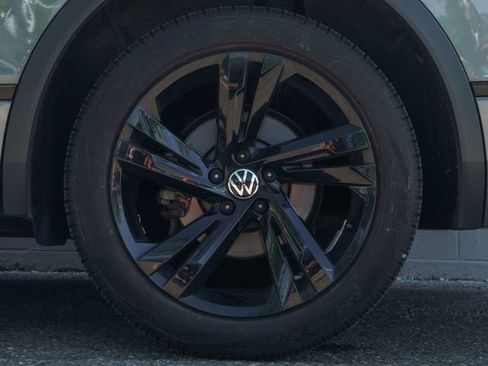 Used 2023 Volkswagen Tiguan SE R-Line FWD image 13