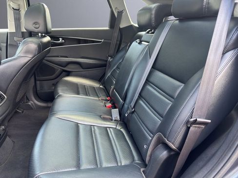 Used 2020 Kia Sorento EX image 19