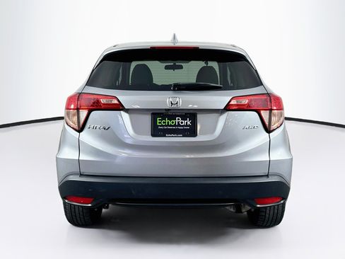Used 2018 Honda HR-V EX image 7