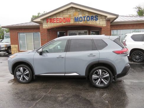 Used 2023 Nissan Rogue SL w/ SL Premium Package FWD image 8