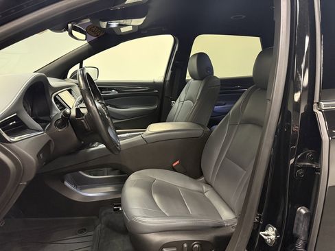 Used 2023 Buick Enclave Essence image 25
