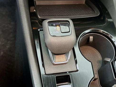 Used 2025 Nissan Rogue SV image 23