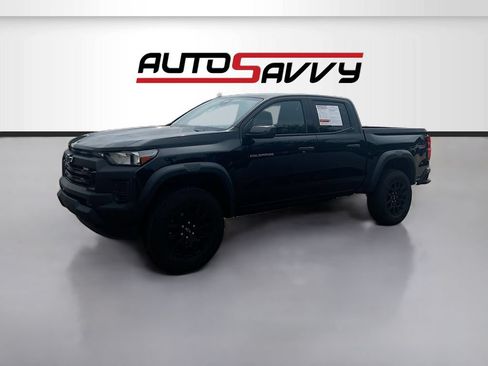Used 2025 Chevrolet Colorado Trail Boss AWD/4WD image 3