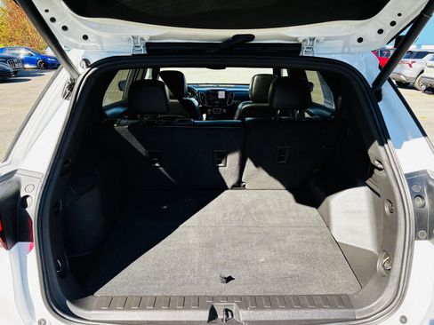 Used 2022 Chevrolet Equinox RS w/ RS Leather Package image 39