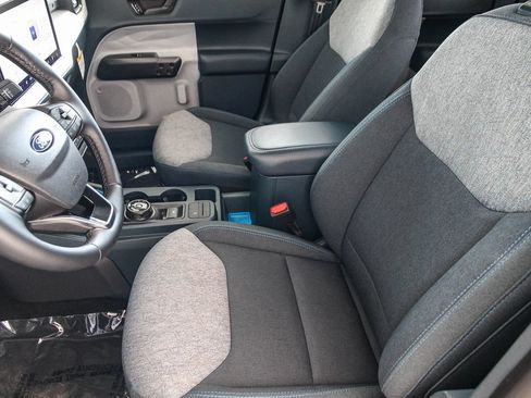 Certified 2025 Ford Maverick XLT w/ XLT Luxury Package FWD image 18