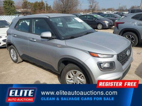 Used 2021 Hyundai Venue SE FWD image 1