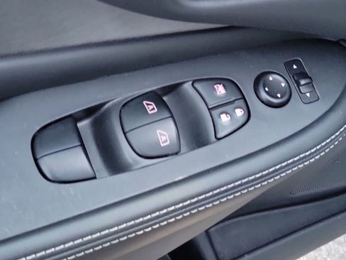 Used 2021 Nissan Murano SV image 25