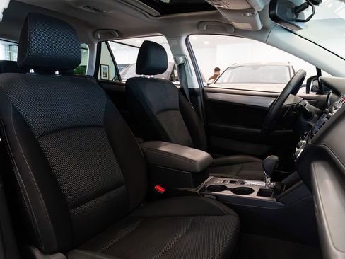 Used 2017 Subaru Outback 2.5i Premium image 24