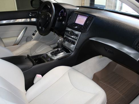 Used 2015 INFINITI Q60 Journey w/ Premium Package RWD image 26