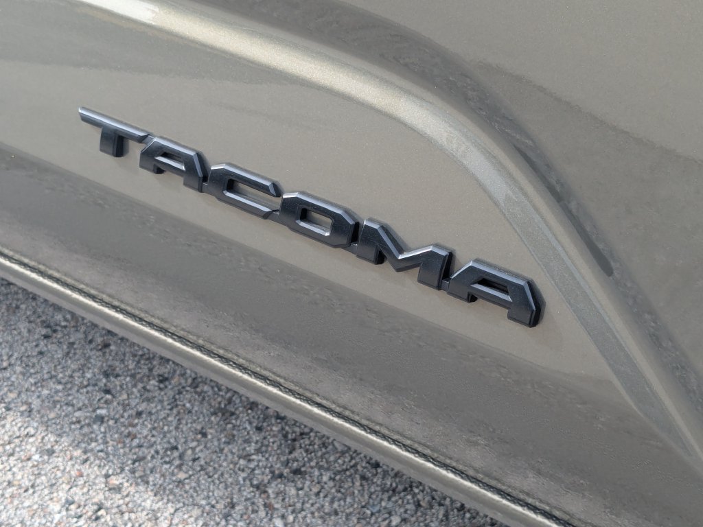 Used 2025 Toyota Tacoma TRD Off-Road AWD/4WD image 14