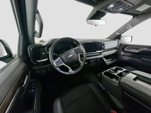 Used 2024 Chevrolet Silverado 1500 LT AWD/4WD image 18