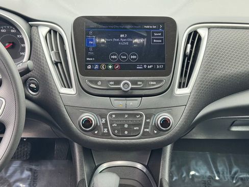 Used 2024 Chevrolet Malibu LT image 18