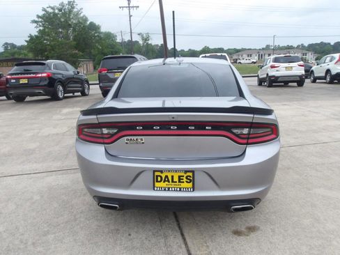 Used 2016 Dodge Charger SXT w/ Blacktop Package RWD image 12