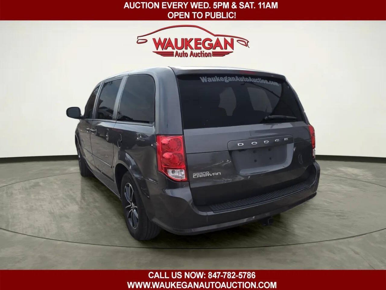 Used 2017 Dodge Grand Caravan SE FWD image 4