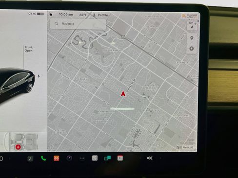 Used 2018 Tesla Model 3 RWD image 9