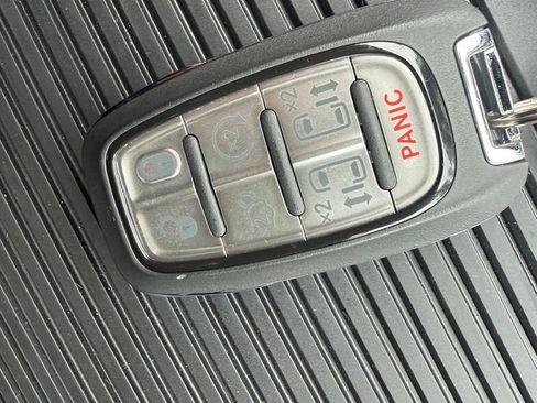New 2027 Chrysler Pacifica Limited FWD image 25