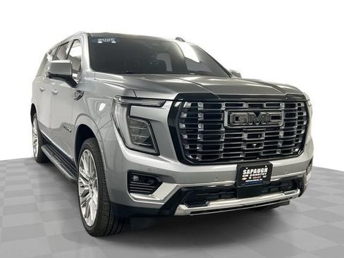 Certified 2025 GMC Yukon XL Elevation w/ Elevation Premium Package AWD/4WD image 1