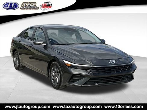 Used 2024 Hyundai Elantra SEL FWD image 1