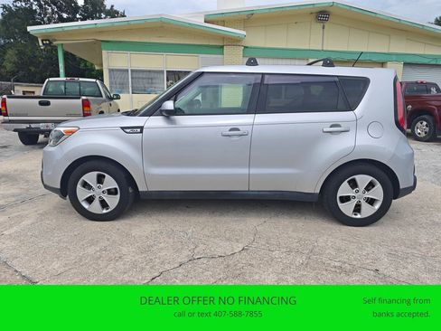 Used 2016 Kia Soul FWD image 2