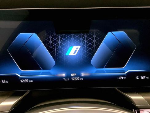 Certified 2023 BMW i7 xDrive60 AWD/4WD image 20