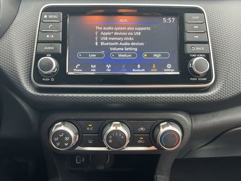 Certified 2025 Nissan Kicks Play S FWD image 4