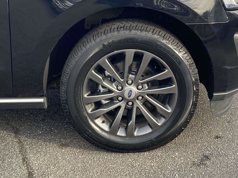 Used 2020 Ford Expedition Limited image 7