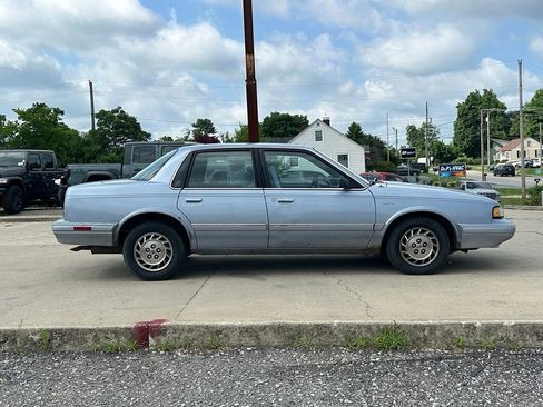 Used 1996 Oldsmobile Cutlass Ciera SL FWD image 5