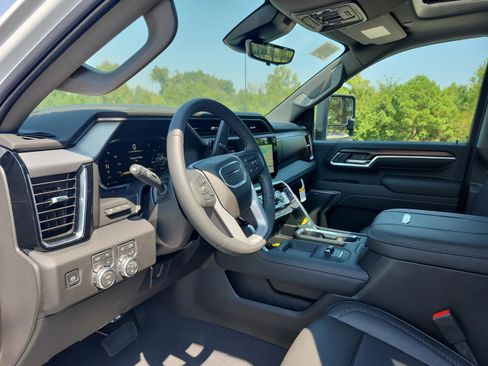 New 2026 GMC Sierra 2500 Denali w/ Denali Reserve Package image 13