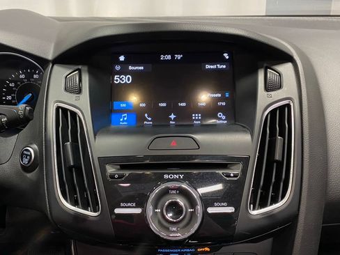 Used 2017 Ford Focus Titanium w/ Titanium Technology Package FWD image 21