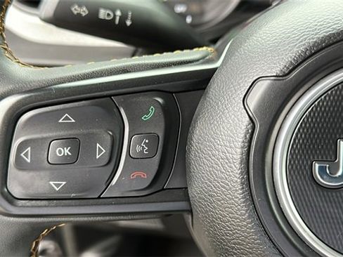 Used 2024 Jeep Wrangler Unlimited image 11