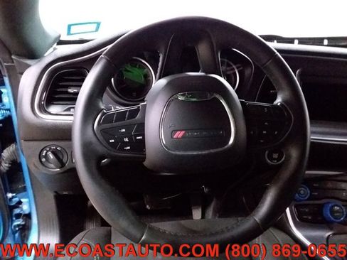 Used 2018 Dodge Challenger SXT image 11