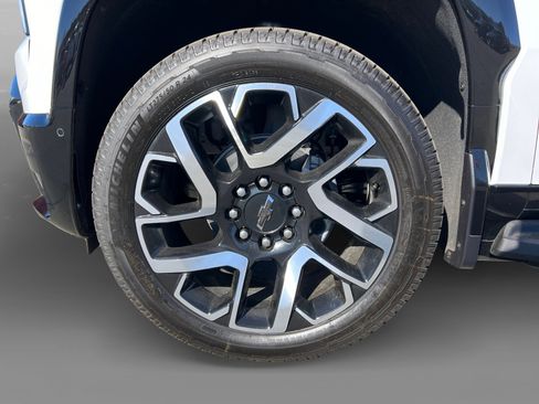 New 2024 Chevrolet Silverado EV RST image 9