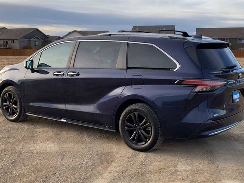 Used 2022 Toyota Sienna Platinum image 6