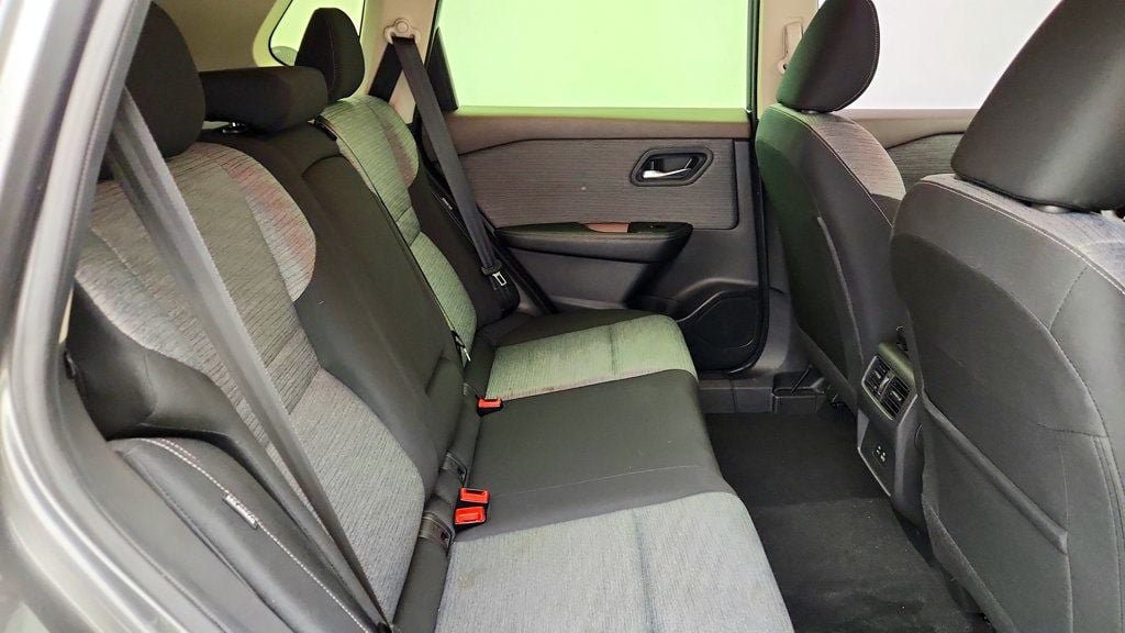 Used 2023 Nissan Rogue SV FWD image 22