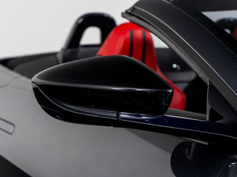 Used 2021 Aston Martin V8 Vantage Convertible image 26