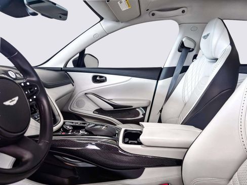 Used 2024 Aston Martin DBX 707 image 11