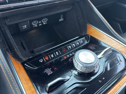 Used 2022 Jeep Grand Wagoneer Series III w/ Flexible Seating Group AWD/4WD image 26