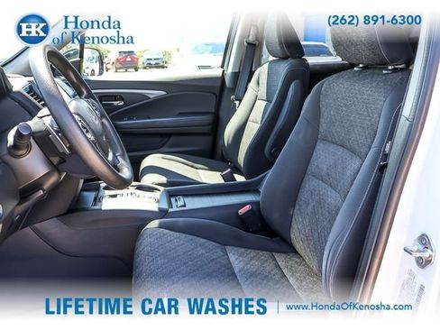 Used 2023 Honda Ridgeline Sport image 9