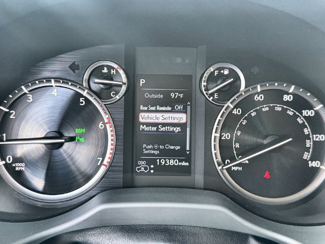 Used 2023 Lexus GX 460 Luxury w/ Sport Design Package AWD/4WD image 15