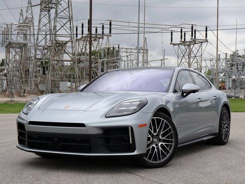 Certified 2025 Porsche Panamera 4 AWD/4WD image 1