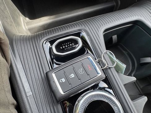 New 2026 Jeep Cherokee Laredo AWD/4WD image 31