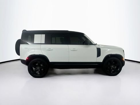 Used 2025 Land Rover Defender 110 X-Dynamic SE AWD/4WD image 4