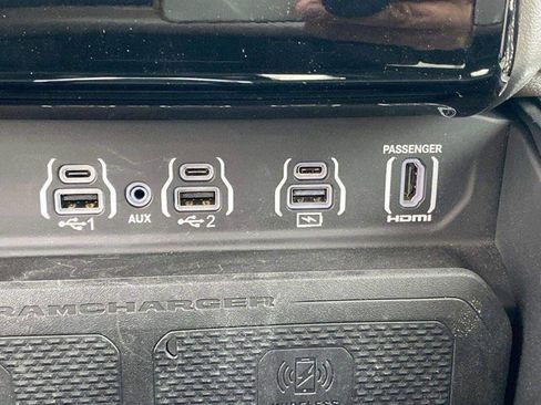Used 2025 RAM 1500 Laramie AWD/4WD image 13