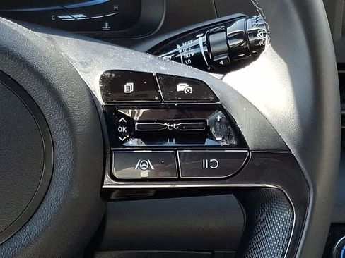 Certified 2025 Hyundai Elantra Sport FWD image 21