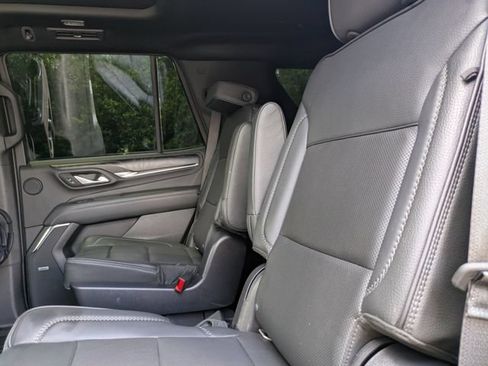 Used 2022 GMC Yukon Denali w/ Denali Ultimate Package RWD image 18