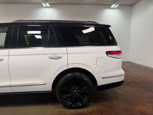 Used 2024 Lincoln Navigator Black Label AWD/4WD image 35